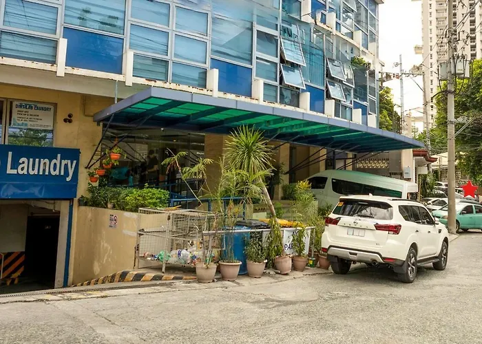 Apartment Eclectic And Parking At Kapitolyo, 10 Mins Bgc