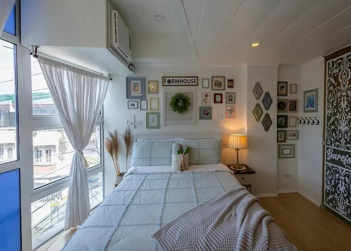 Eclectic And Parking At Kapitolyo, 10 Mins Bgc Apartment *